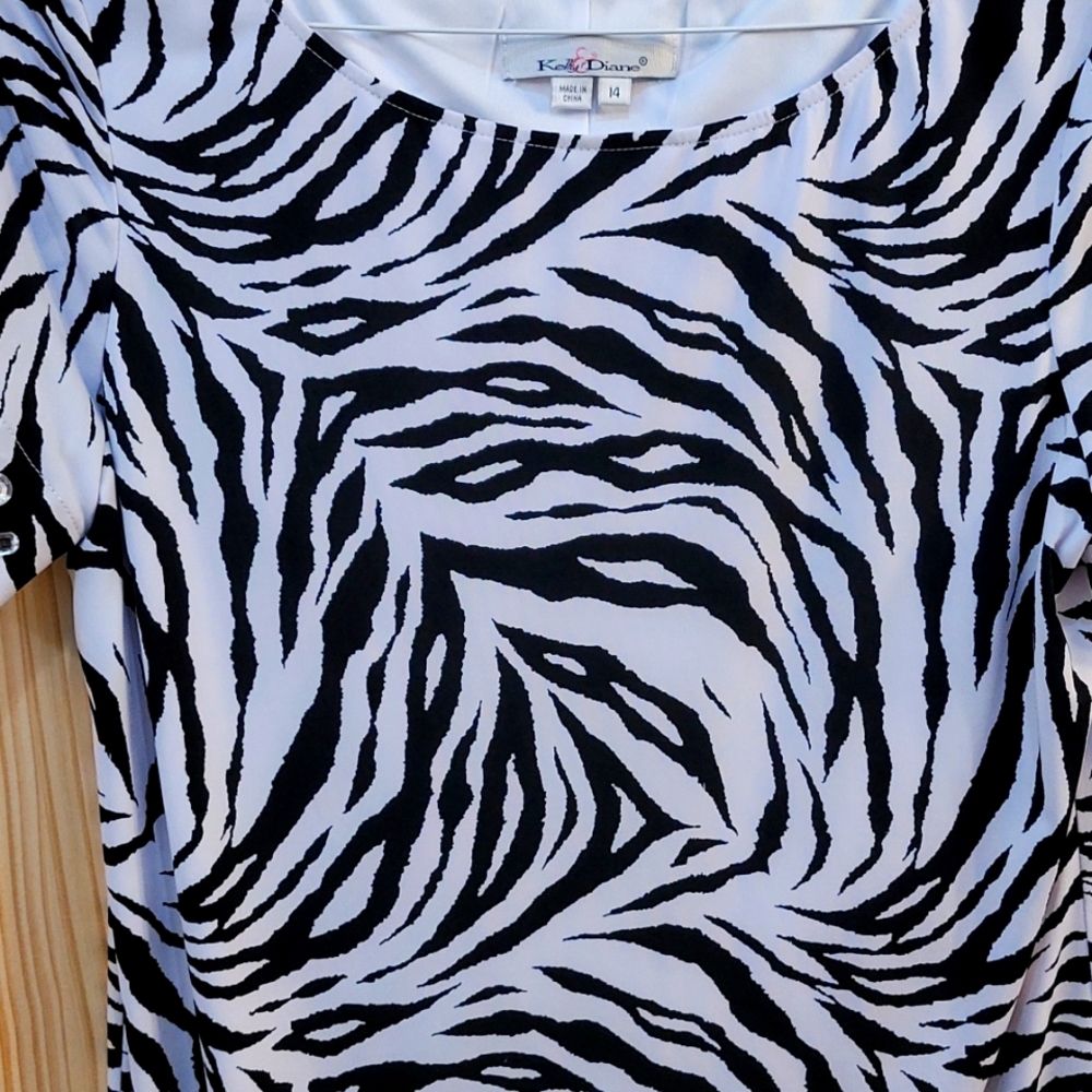 Black and white short sleeve dress.